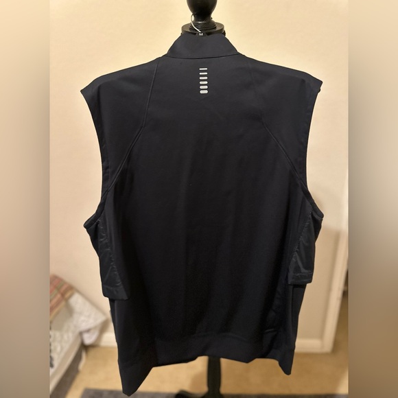 NEW WT UNDER ARMOUR COLDGEAR REACTOR RUN VEST BLACK SIZE LARGE SLEEVLESS - Picture 4 of 13